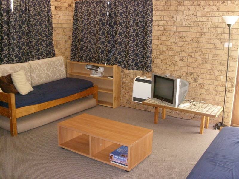 1/12 Cobbon Crescent, Jindabyne NSW 2627