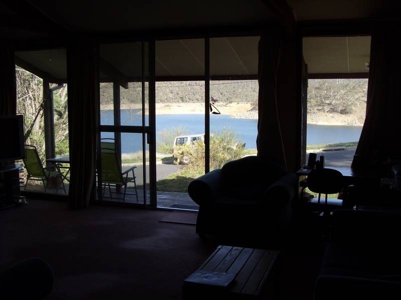 25 Cobbon Cres, Jindabyne NSW 2627