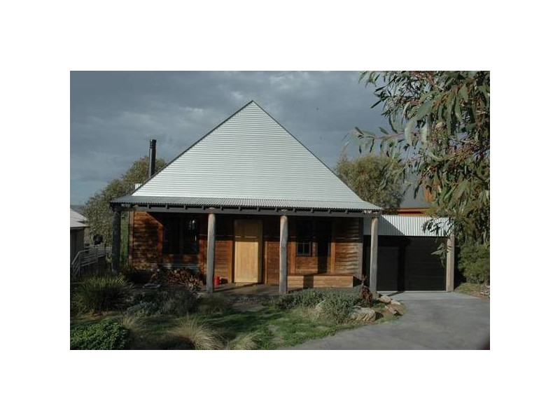 34 Candlebark Cct, Jindabyne NSW 2627