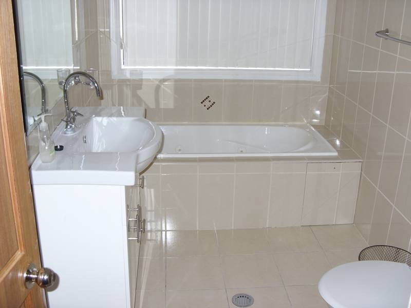 1/17 Magnolia Avenue, Kalkite NSW 2627