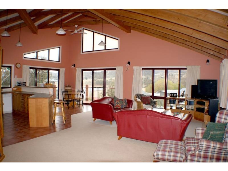 4 Girvan Place Tyrolean Village, East Jindabyne NSW 2627