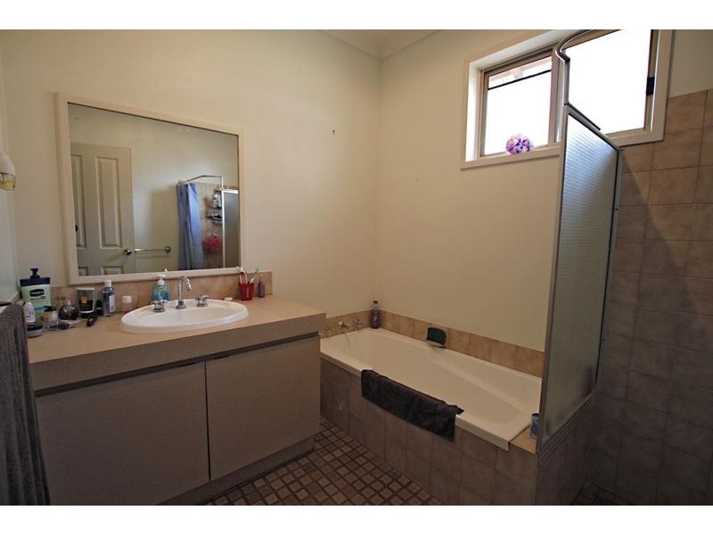 2/43 Weaber Plain Road, Kununurra WA 6743