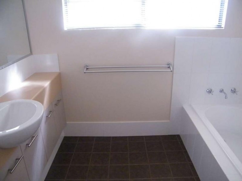 24 Argentea Ave, Kununurra WA 6743