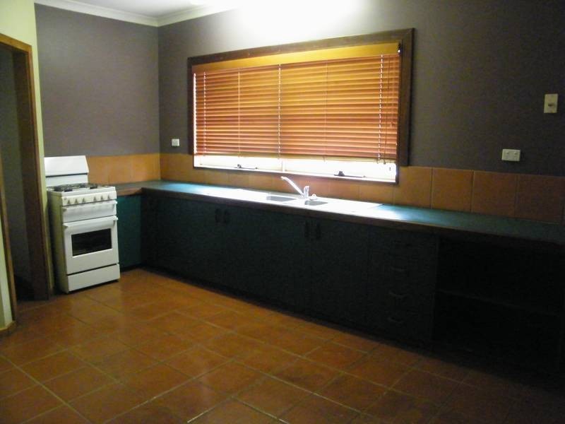 2 Rattlepod Close, Kununurra WA 6743