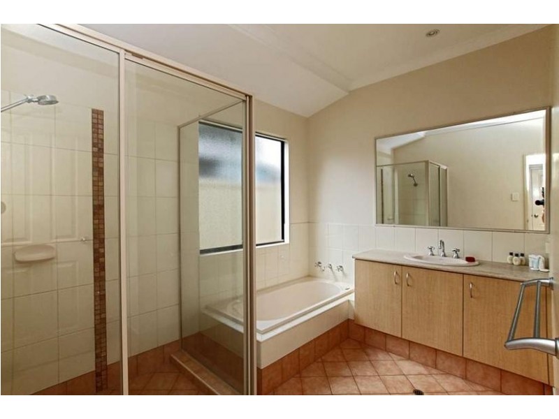 b/12 Silverbox Avenue (1/5 Cassia Street), Kununurra WA 6743