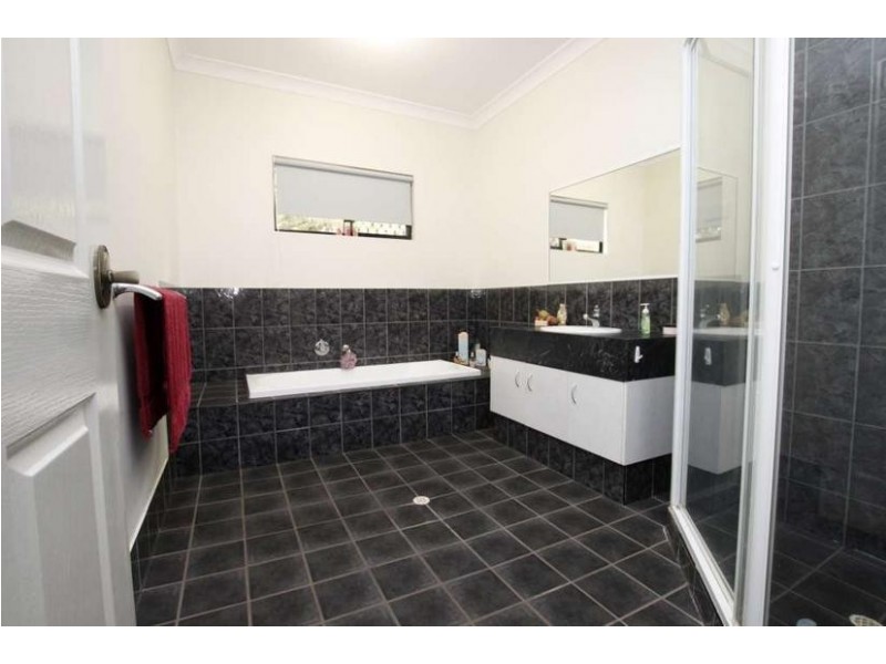 6 Cycas Close, Kununurra WA 6743