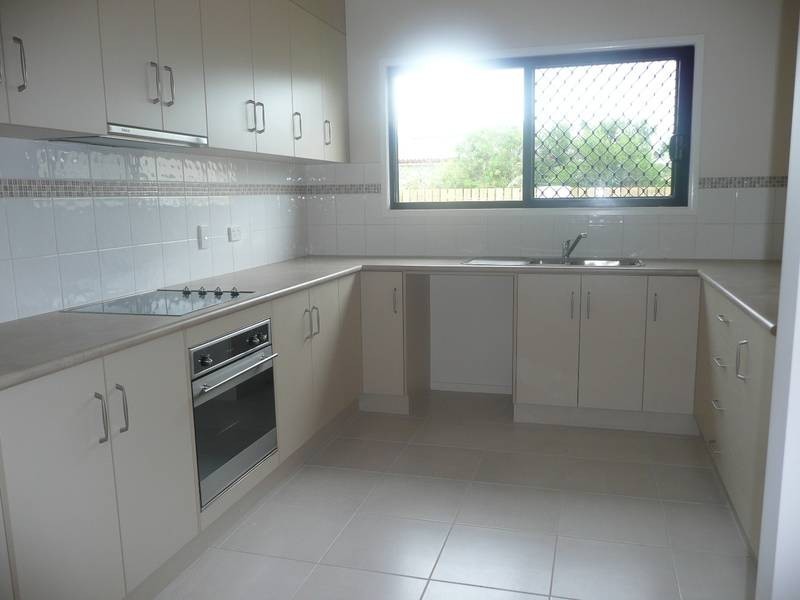 2/6 Leichhardt Street, Bowen QLD 4805