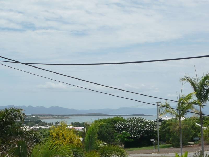 27 Mitchell Street, Bowen QLD 4805