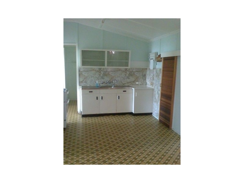 13 Belmore Street, Collinsville QLD 4804