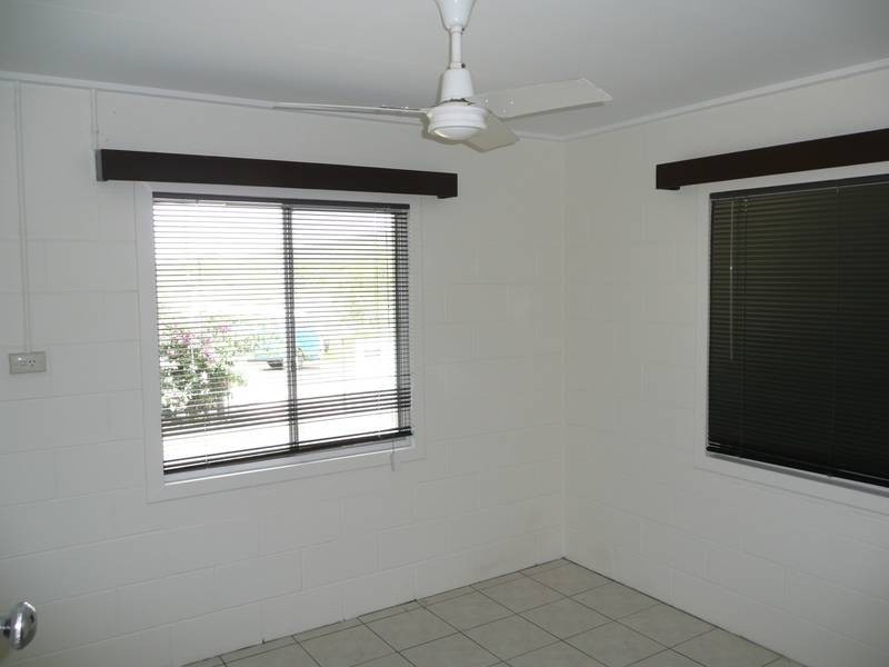 2 Baxter Avenue, Brisk Bay QLD 4805