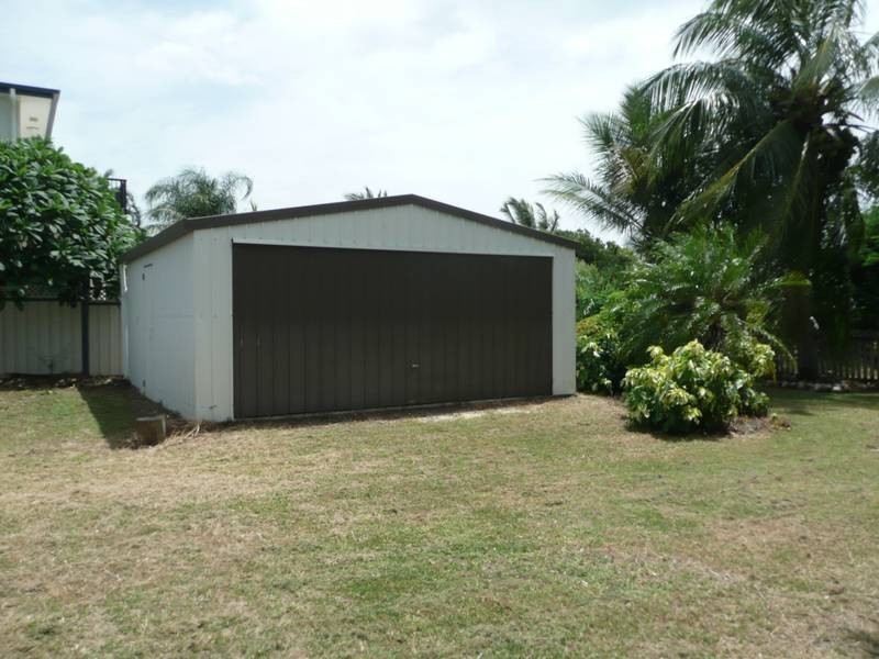 2 Baxter Avenue, Brisk Bay QLD 4805