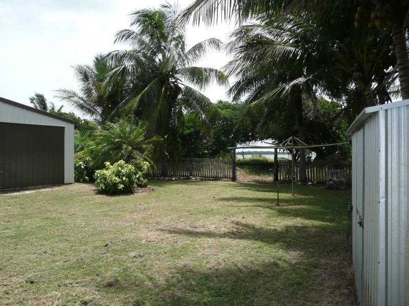 2 Baxter Avenue, Brisk Bay QLD 4805