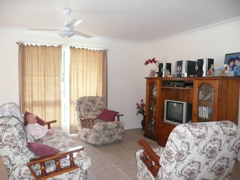 47 Whyte Avenue, Brisk Bay QLD 4805