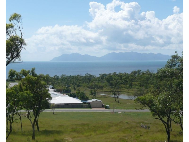 28 Grandview Terrace, Bowen QLD 4805