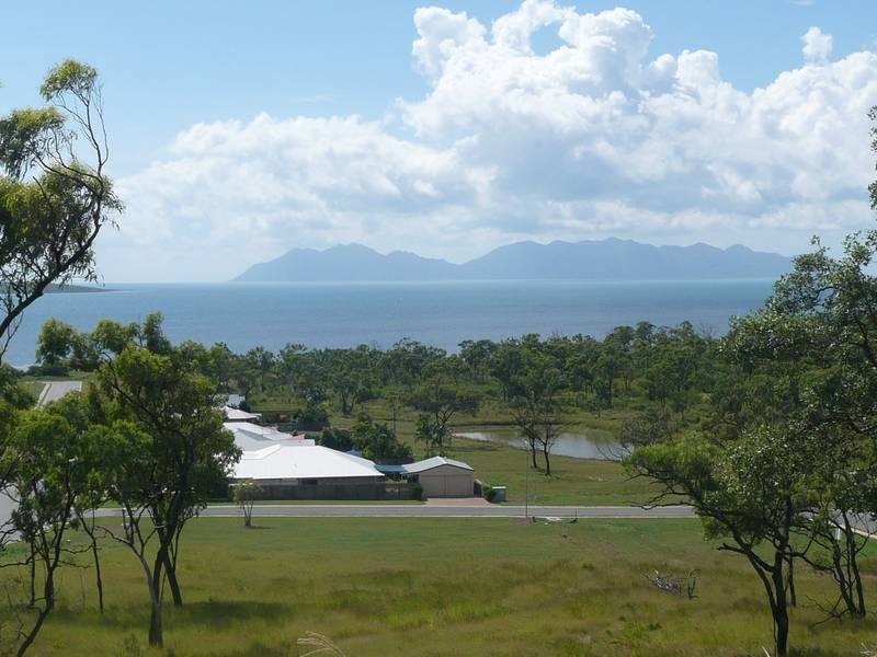 28 Grandview Terrace, Bowen QLD 4805