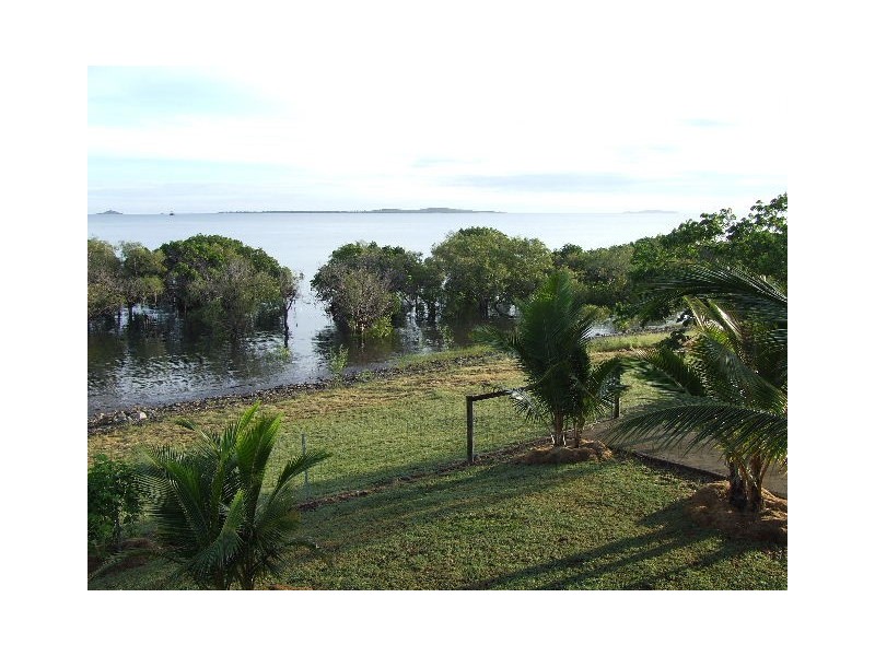 55 Adelaide Terrace, Bowen QLD 4805