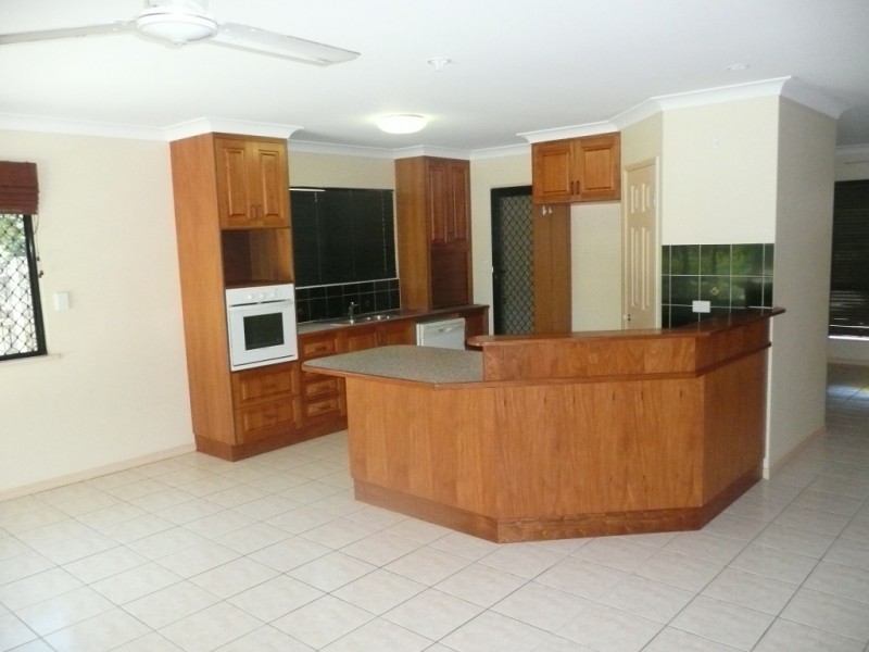 10 Peters Place, Bowen QLD 4805
