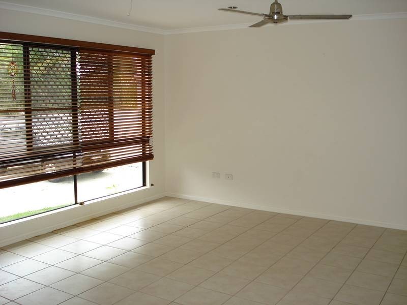 1/13 Queens Road, Bowen QLD 4805
