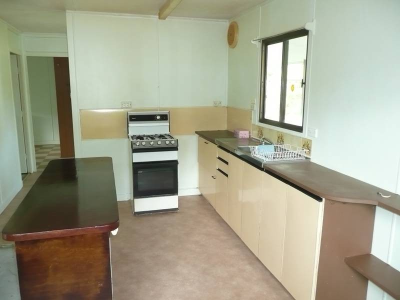 9 Queens Road, Bowen QLD 4805