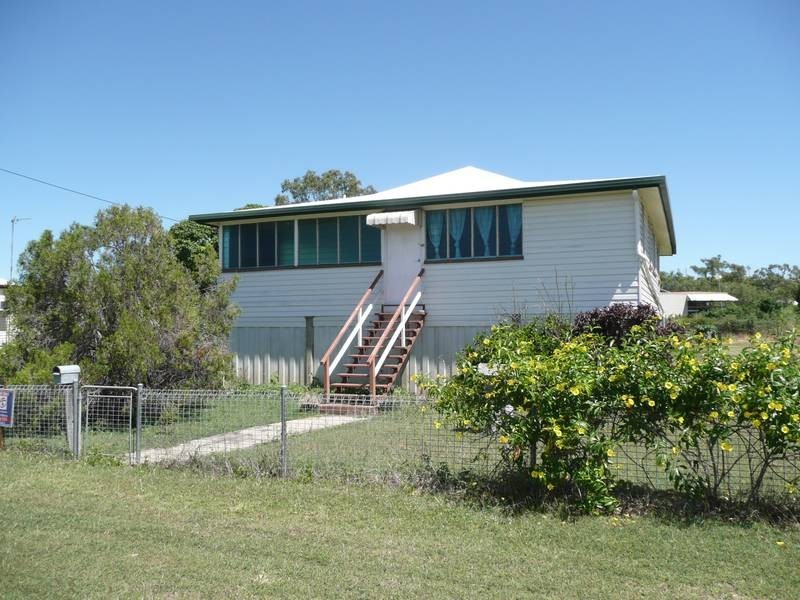 13 Belmore Street, Collinsville QLD 4804