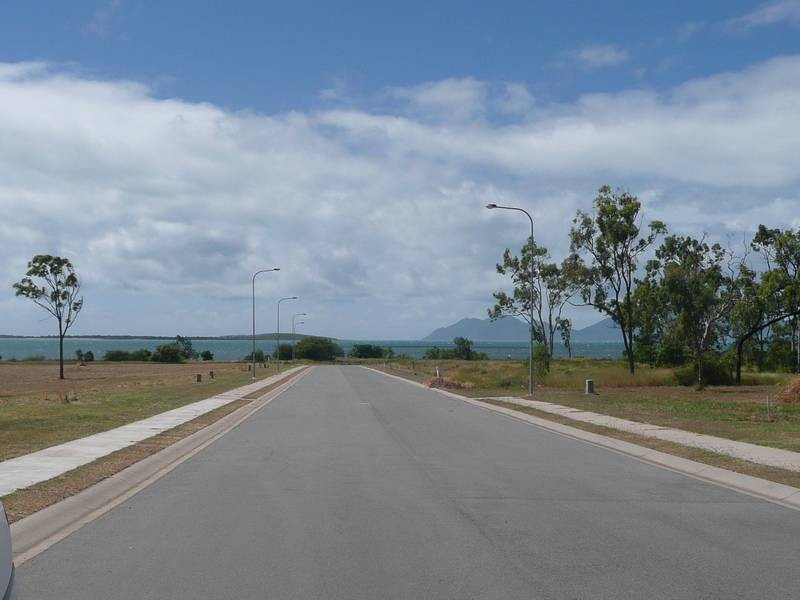 142 Ocean View Drive, Bowen QLD 4805