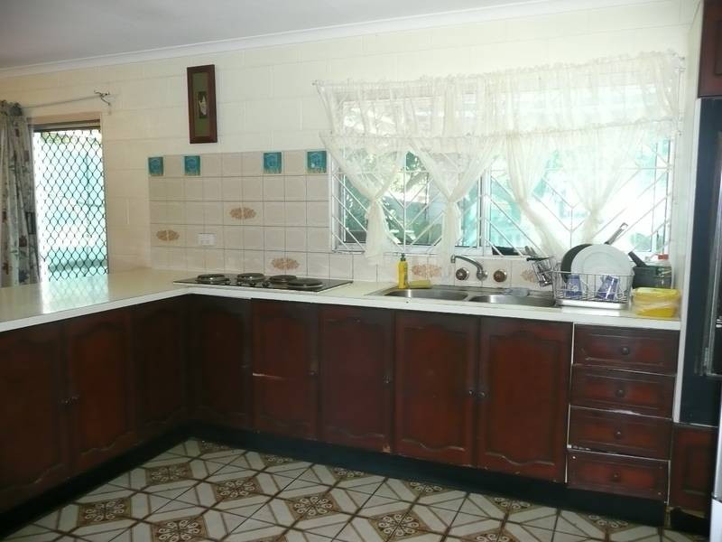 7 Queens Road, Bowen QLD 4805
