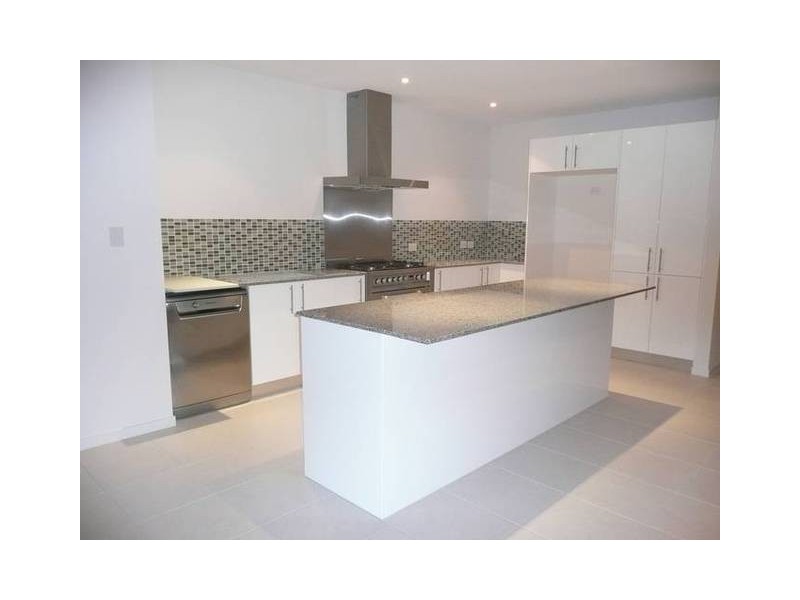 2/11 Field Street, Bowen QLD 4805