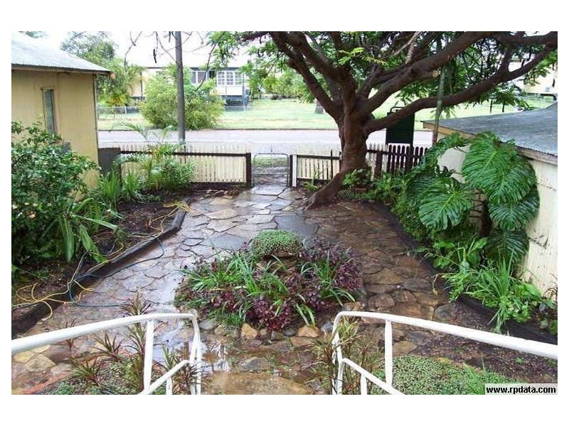 8 Blake Street, Collinsville QLD 4804