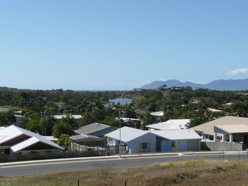 13 Tynwald Avenue, Bowen QLD 4805