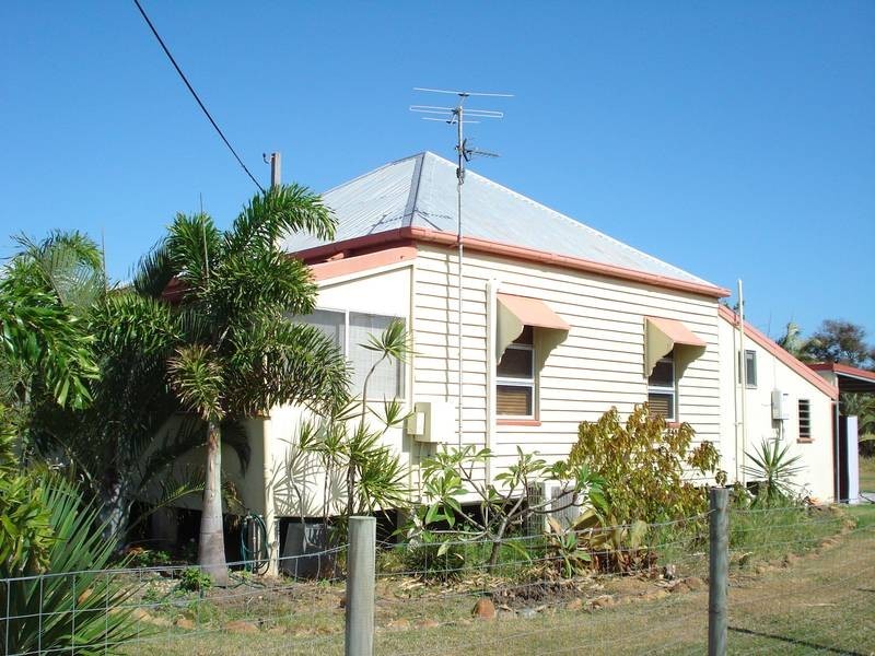 36 Poole Street, Bowen QLD 4805