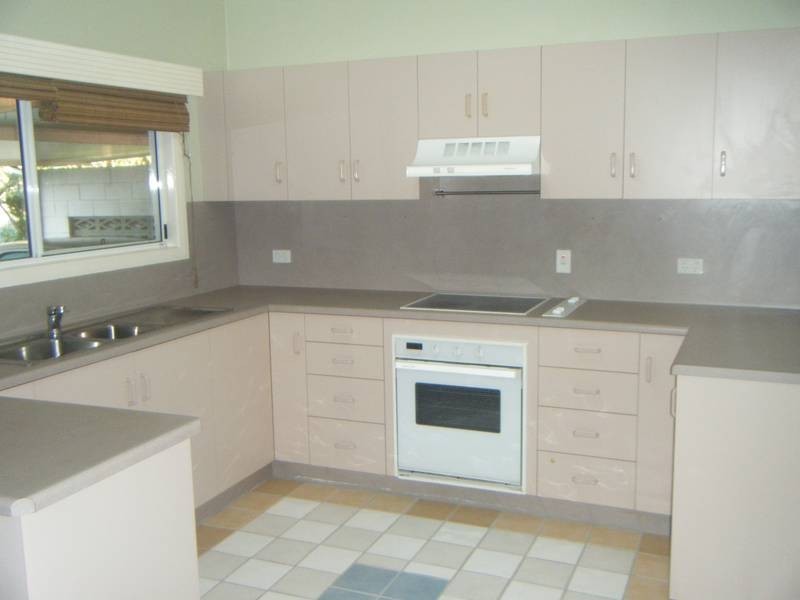 137 Herbert Street, Bowen QLD 4805