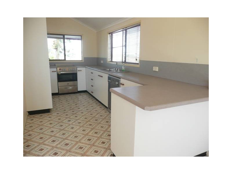 26 Russell Street, Bowen QLD 4805