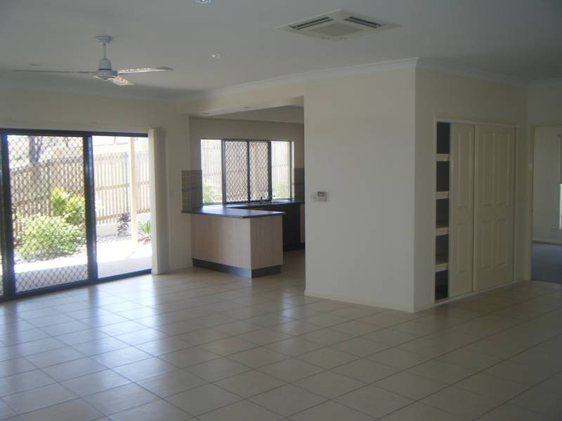 10 Sunshine Court, Bowen QLD 4805