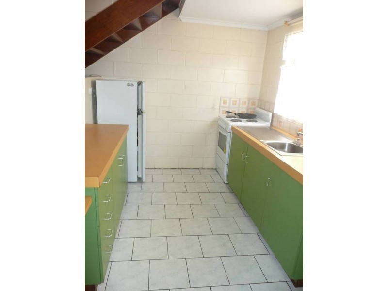 4/2a Powell Street, Bowen QLD 4805