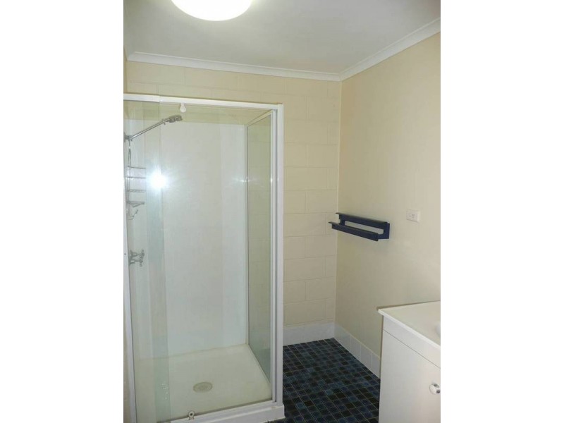 4/2a Powell Street, Bowen QLD 4805