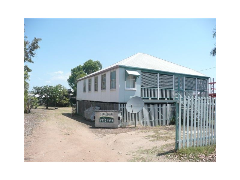 33 Gordon Street, Bowen QLD 4805