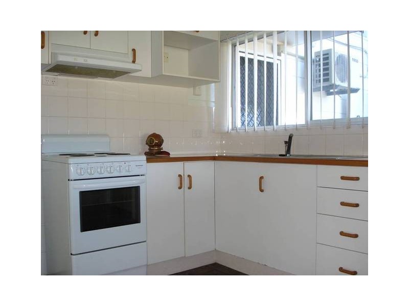 2/14 Casuarina Street, Bowen QLD 4805