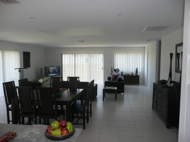 2/8 Gilbert Street, Bowen QLD 4805