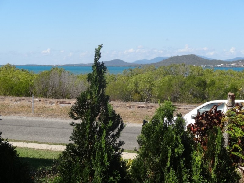 2/104 Dalrymple Street, Bowen QLD 4805