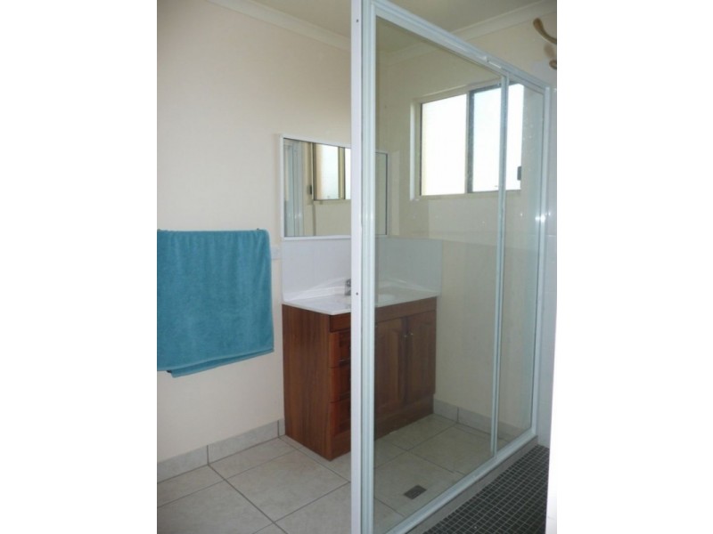 2/104 Dalrymple Street, Bowen QLD 4805