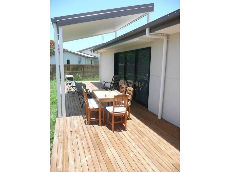 2/8 Gilbert Street, Bowen QLD 4805