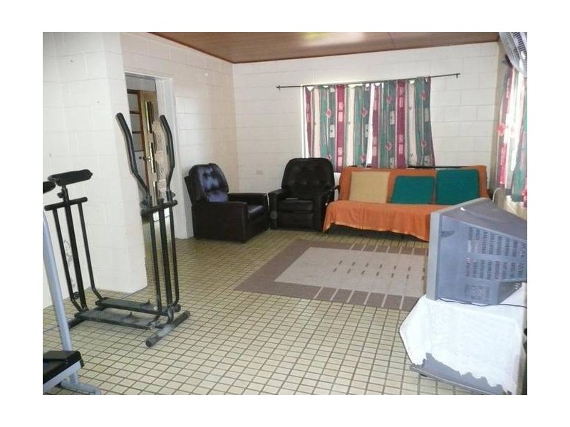 56 Creek Street, Bowen QLD 4805