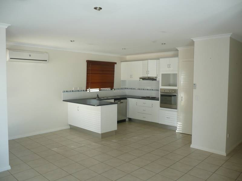 3/13 Queens Road, Bowen QLD 4805