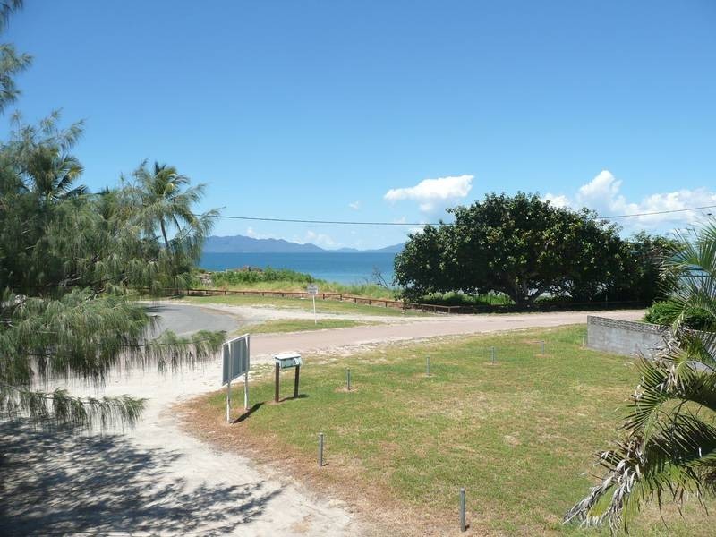 3/23 Bluewater Parade, Bowen QLD 4805