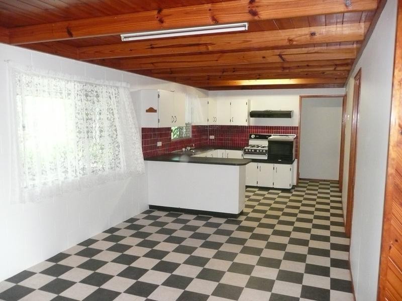 4 Bull Crescent, Bowen QLD 4805