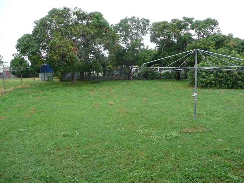 27 Livingstone Street, Bowen QLD 4805