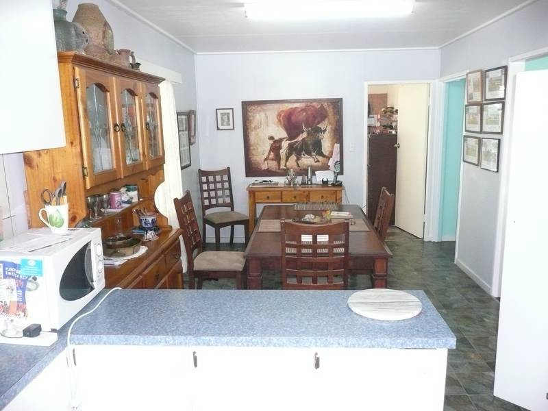 28 Livingstone Street, Bowen QLD 4805