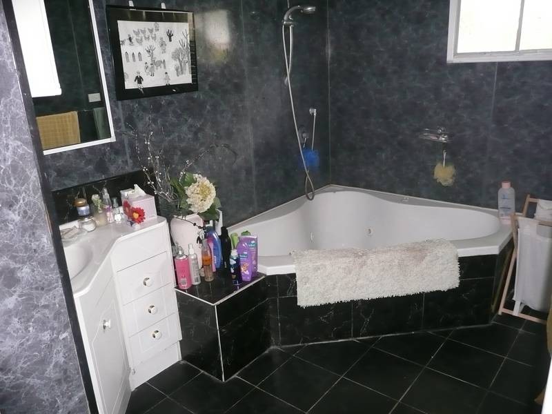 28 Livingstone Street, Bowen QLD 4805