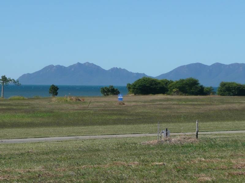 17 Bayside Court, Bowen QLD 4805