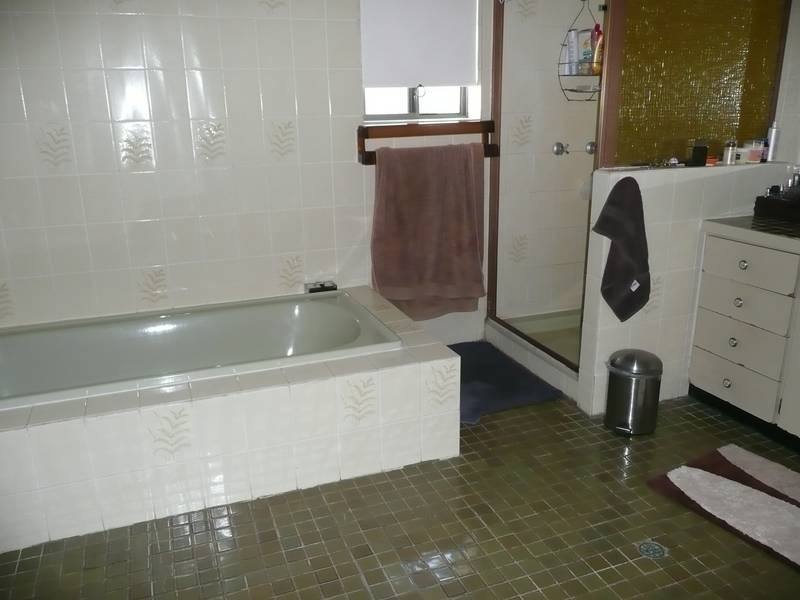 12 Wentworth Street, Bowen QLD 4805